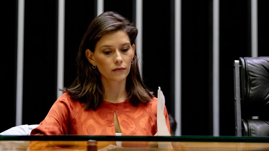 Júlia Lucy identifica sobrepreço em construção do restaurante e CLDF suspende edital