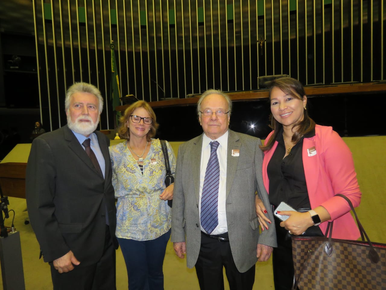 Sid Riedel e Rita Vivas participam de homenagem aos advogados Sigmaringa e Grossi na Câmara dos Deputados