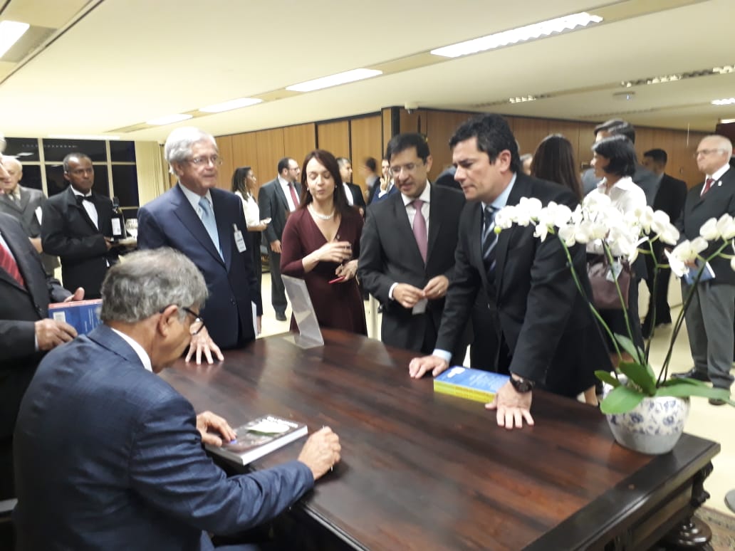 Vladimir Passos de Freitas movimenta Palácio da Justiça em evento com Sérgio Moro