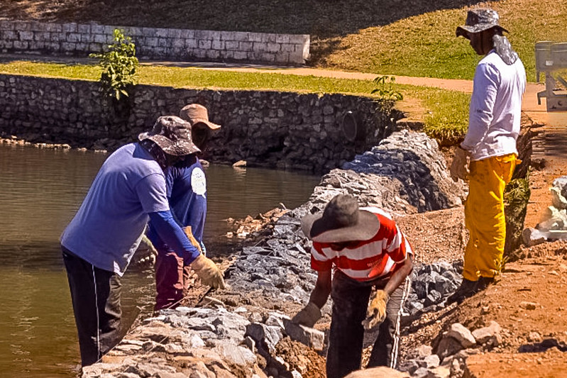 Muro de arrimo do Lago Veredinha é reconstruído