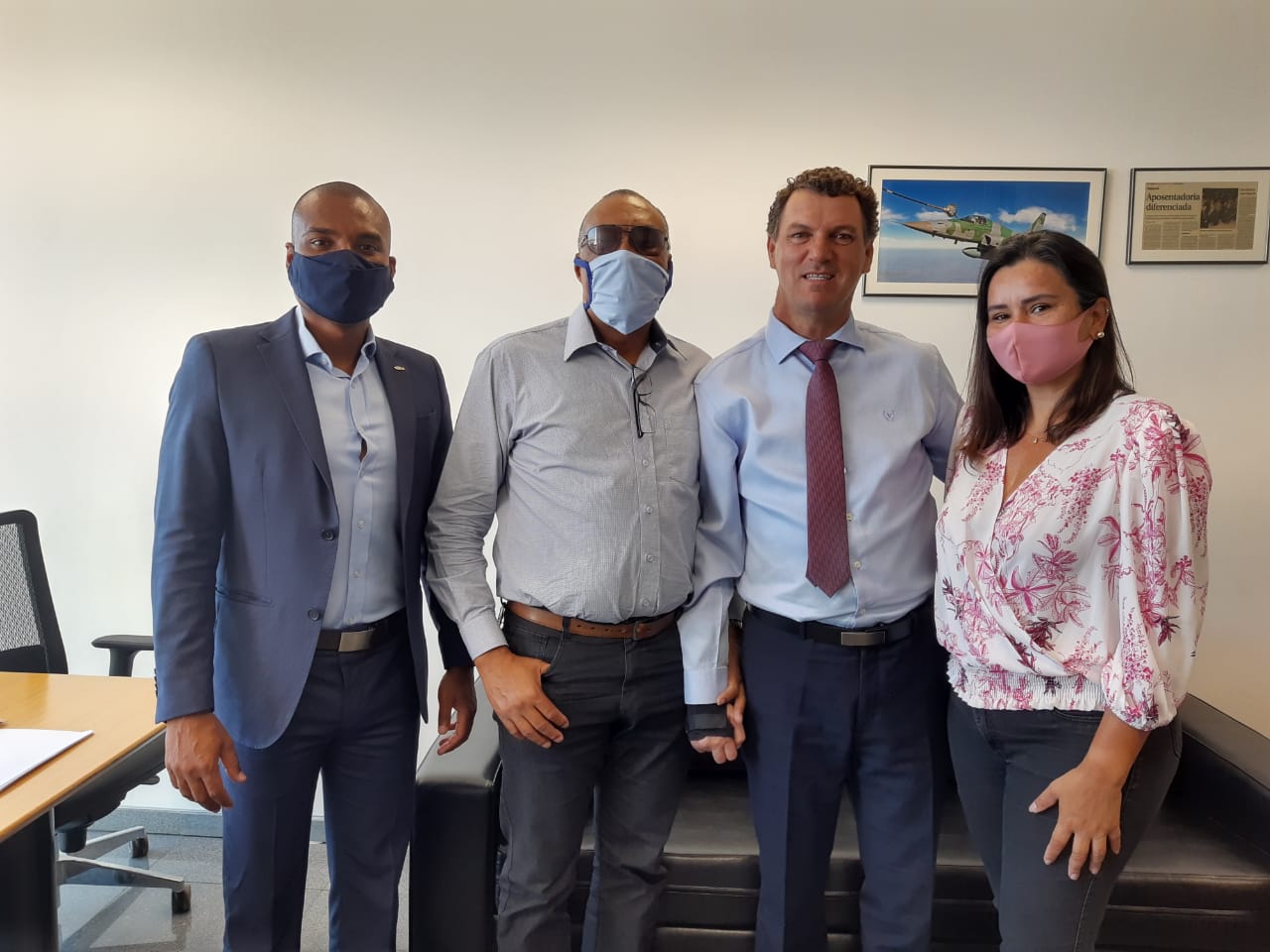 O deputado Iolando (PSC), se reuniu nesta tarde (9), com o diretor técnico da Diretoria de Assistência Técnica – DIAT da (CODHAB) e a arquiteta da Companhia, Sandra Marinho, para discutirem sobre o programa: Melhorias Habitacionais-Eixo: Pessoas com Deficiência (PcD)