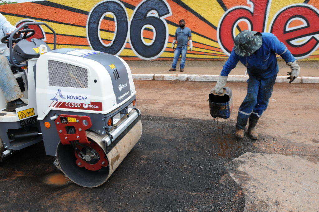 Manutenção de vias é reforçada por 35 compactadores