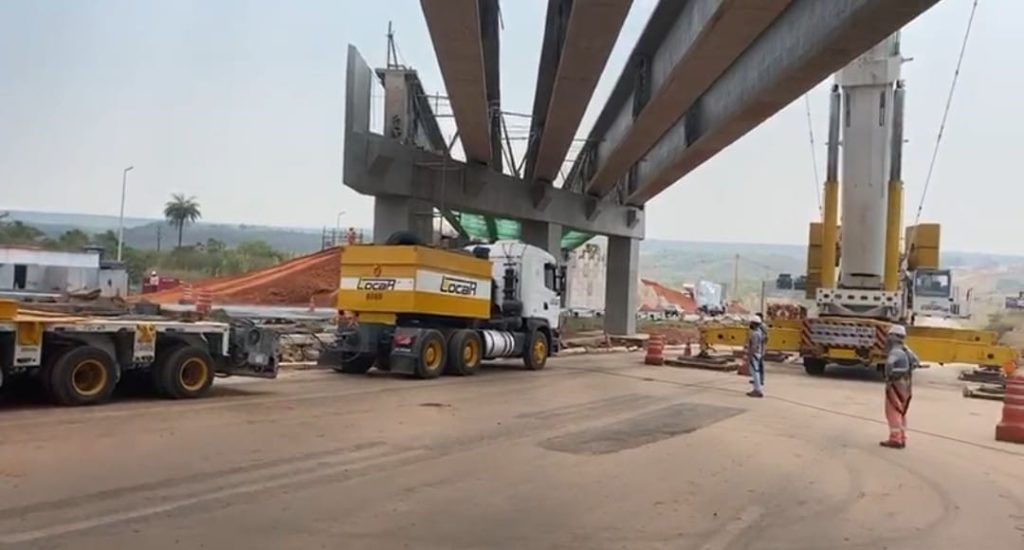 Instaladas 10 vigas de concreto no Viaduto do Torto