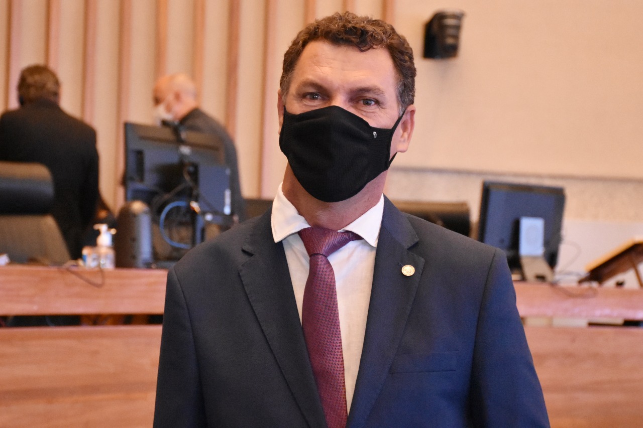 Deputado Iolando propõe projeto de lei que insere acessibilidade na Central 156 para pessoas com deficiências