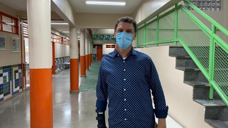 Deputado Iolando visita escolas da rede pública de Brazlândia que receberam reformas