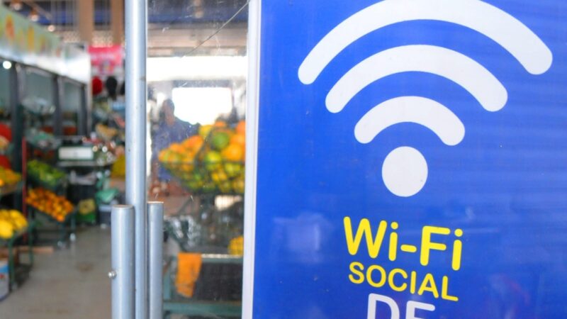 Moradores de Planaltina ganham internet nas feiras