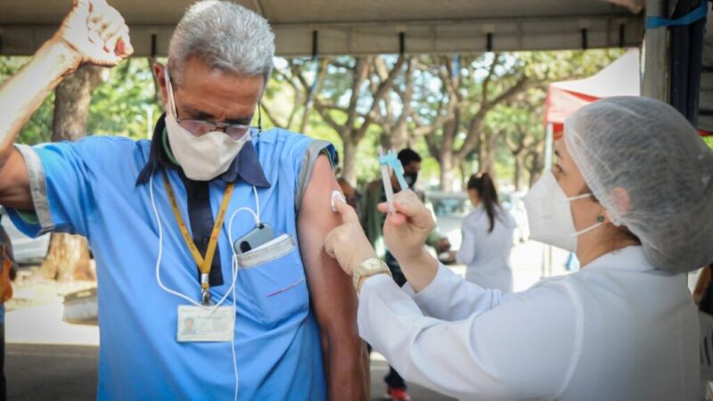 Rodoviários do DF começam a ser vacinados