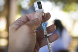 Saiba quem pode e onde se vacinar nesta segunda-feira (9)