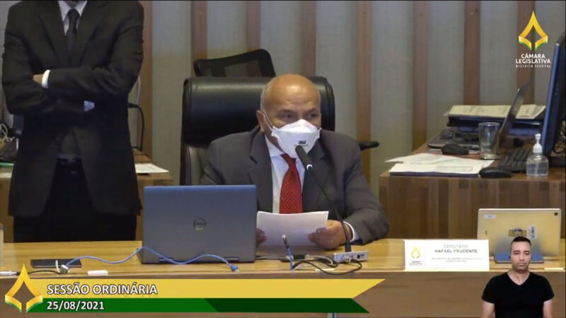 CLDF aprova a manutenção em sete anos da idade máxima dos ônibus