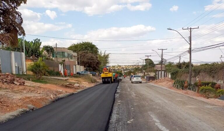 Ruas 3 e 5 da Colônia Agrícola Samambaia recebem asfalto