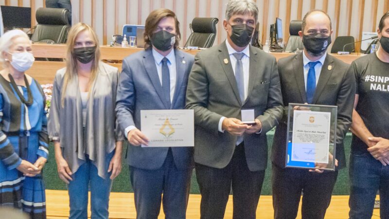 CLDF celebra 33 anos do Sinpol-DF, que reivindica valorização aos policiais civis