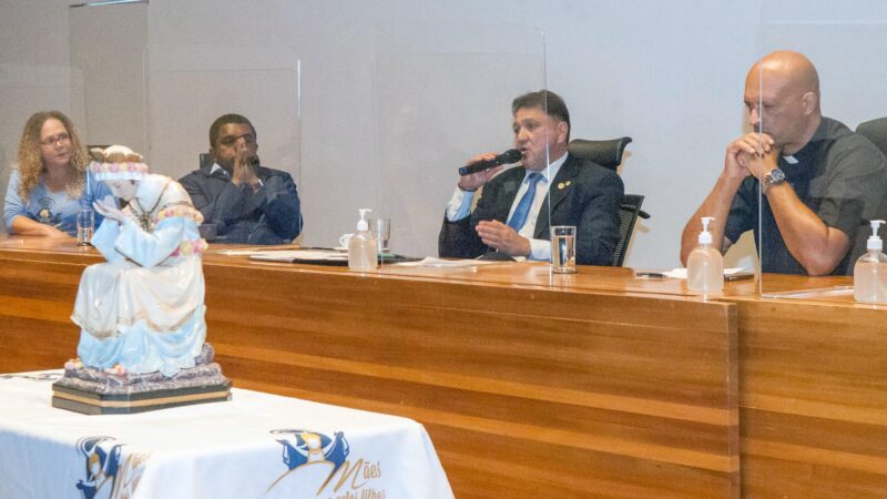 CLDF homenageia movimento Mães que Oram pelos Filhos