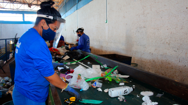 Novas cooperativas vão reforçar coleta seletiva no DF