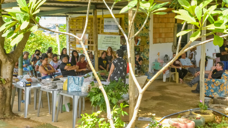 Horta comunitária tem cursos sobre alimentação saudável e de baixo custo