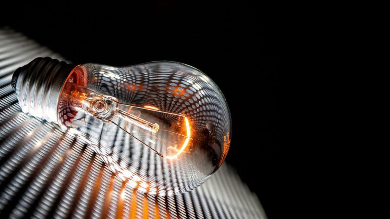 “Isto deveria ser uma questão de soberania nacional”, critica economista, após aumento da conta de luz