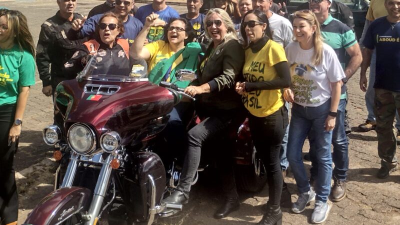 Damares Alves pede apoio a Comandante Aboud em motociata do DF