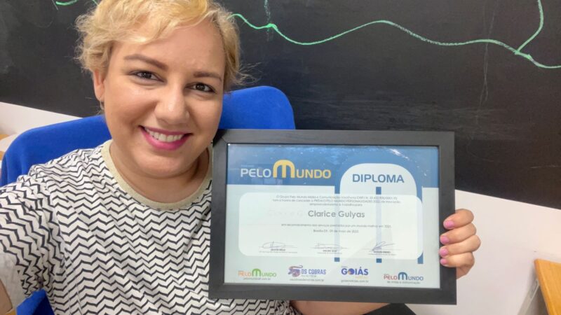 Jornalista Clarice Gulyas recebe Prêmio Pelo Mundo Personalidades 2022