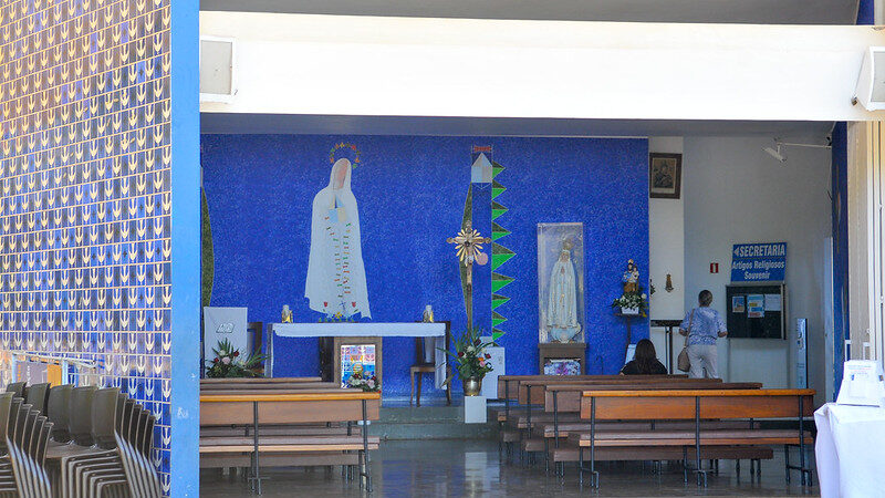 Conheça a beleza dos mais variados templos e espaços religiosos