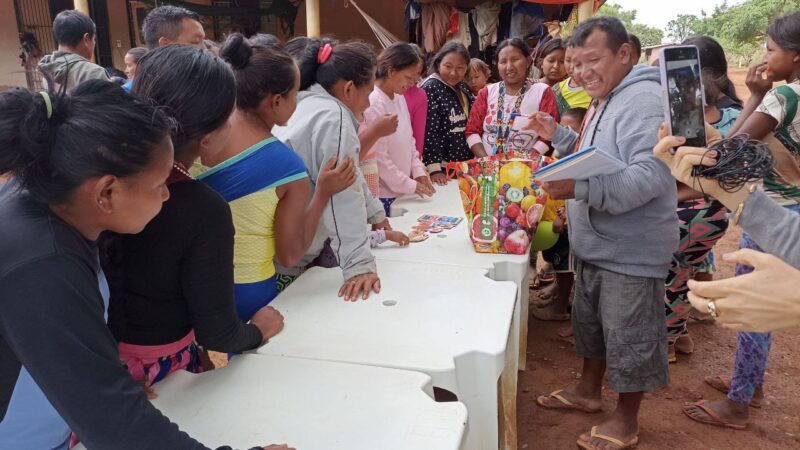 Índios venezuelanos são orientados sobre utilização do Cartão Prato Cheio