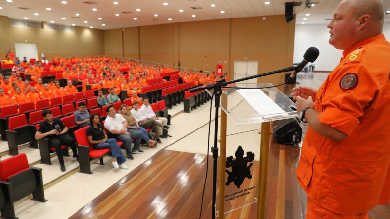 Bombeiros do DF participam de capacitação na área de energia solar