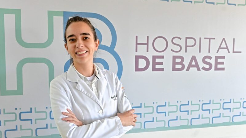Médica do IgesDF supera tumor cerebral e retribui trabalhando no Hospital de Base