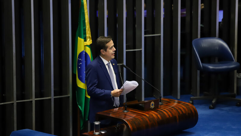 Bruno Bonetti inicia mandato no Senado com votações decisivas logo nos primeiros dias