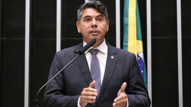 Donato mira 300 votos e entra na articulação pela dosimetria: “Contem comigo”