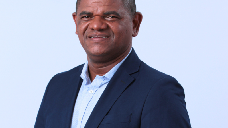 Sem família, sem documentos e sem desistir: locutor Elisson Franklin é pré-candidato a deputado distrital